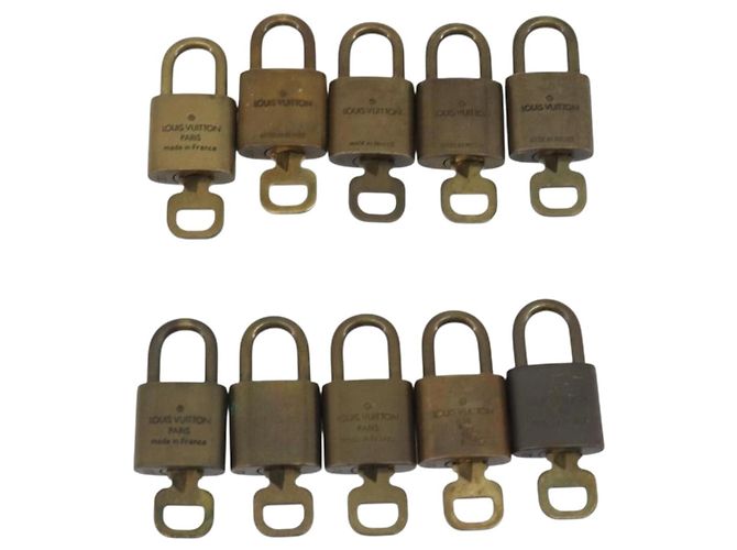 LOUIS VUITTON Set di 10 Lucchetti Lucchetto metallo Gold LV Auth 192565 D'oro - vista 3