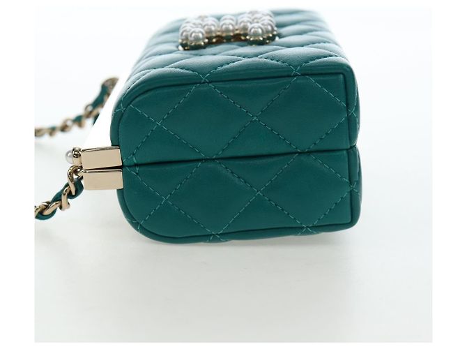 CHANEL Matelasse Chain Shoulder Bag Lamb Skin Green Gold CC Auth 195029SM Golden - view 3