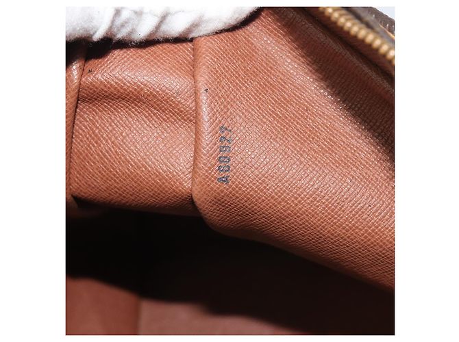 LOUIS VUITTON Monogram Boulogne 30 Shoulder Bag M51265 LV Auth 196291A Monogramma - vista 12