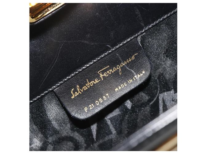Borsa a tracolla Salvatore Ferragamo Gancini Chain in pelle nera e oro Auth 195422 Nero - vista 12