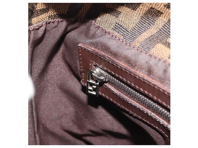 Borsa a tracolla FENDI Zucca Canvas Mamma Baguette Brown Black Auth 196011V Marrone Nero - vista 23