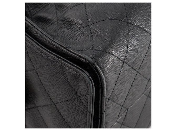 CHANEL - Borsa a tracolla Chanel 25 small in pelle caviar nera Nero - vista 8