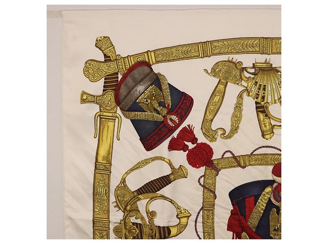 Hermès Foulard HERMES Carre 90 « GRAND UNIFORME » Seta Beige Auth 194426 - vista 2