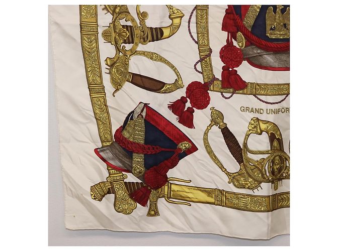 Hermès Foulard HERMES Carre 90 « GRAND UNIFORME » Seta Beige Auth 194426 - vista 8