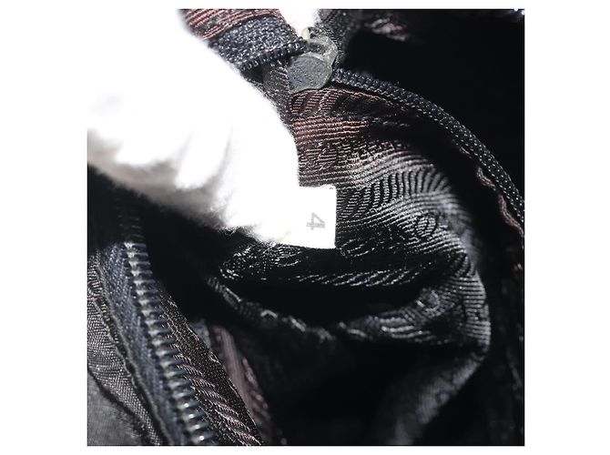 Borsa a Tracolla PRADA Nylon Nero Argento Auth 194350A - vista 10