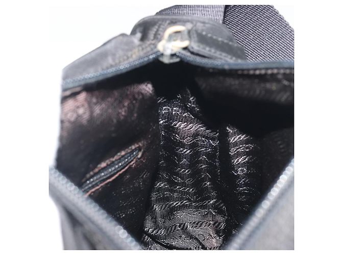 Borsa a Tracolla PRADA Nylon Nero Argento Auth 194350A - vista 25