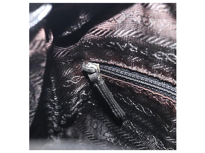Borsa a Tracolla PRADA Nylon Nero Argento Auth 194350A - vista 27