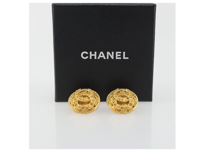 Orecchini rotondi CHANEL Coco in metallo dorato CC Auth 195953V - vista 12