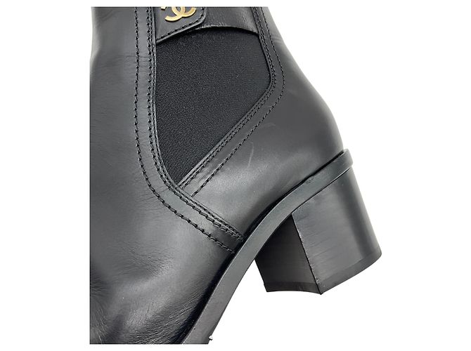 Botines Chelsea Chanel de piel negra CC Negro - vista 7