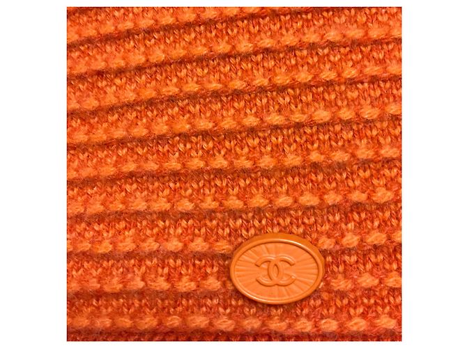 Chanel RARE Orange / Tan Rippstrick-Kaschmirpullover mit CC-Logo-Plakette - Ansicht 5
