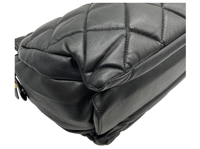 Bolsa de ombro acolchoada em couro preto Salvatore Ferragamo com laço - vista 6