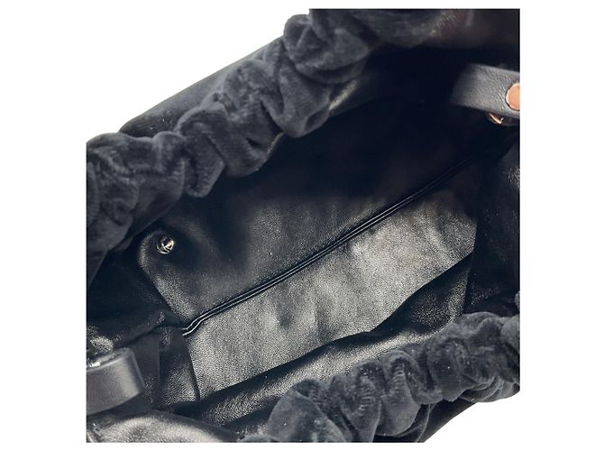 The Row Borsa Circle in velluto nero - vista 9