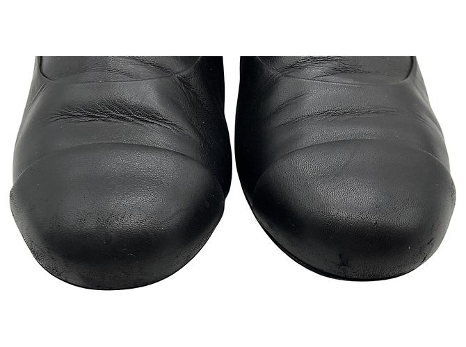 Stivaletti Chanel in pelle nera con tacco impreziosito da perle Nero - vista 5