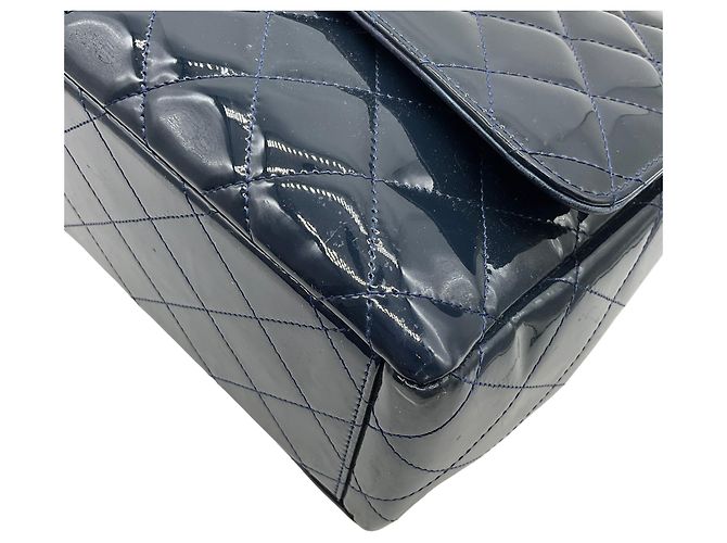 Timeless Borsa Maxi Flap Chanel in pelle verniciata blu navy - vista 4