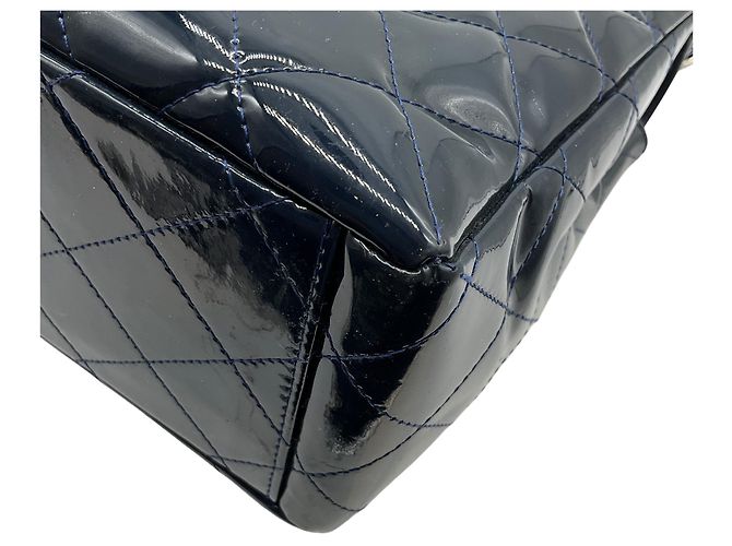 Timeless Borsa Maxi Flap Chanel in pelle verniciata blu navy - vista 6