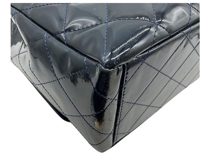 Timeless Borsa Maxi Flap Chanel in pelle verniciata blu navy - vista 7
