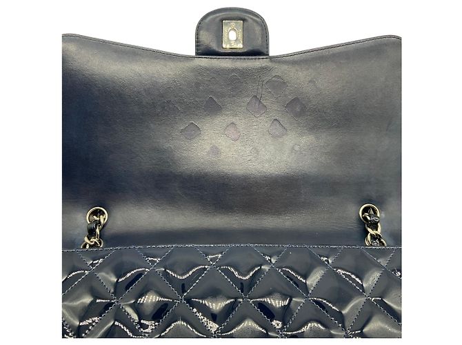 Timeless Borsa Maxi Flap Chanel in pelle verniciata blu navy - vista 9