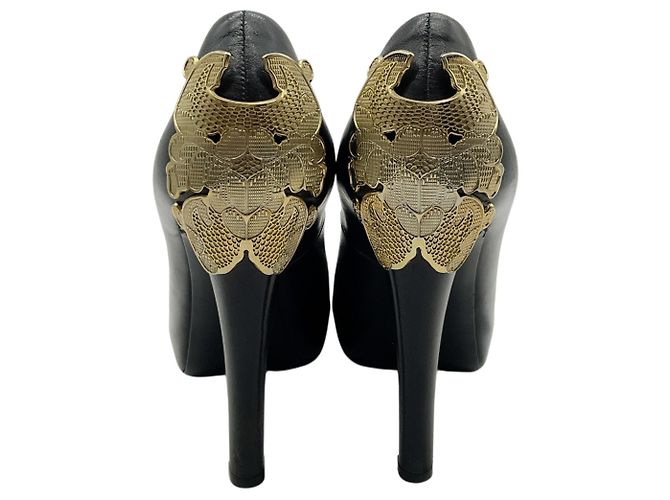 Décolleté platform in pelle nera Givenchy con decorazioni in metallo dorato Nero - vista 5