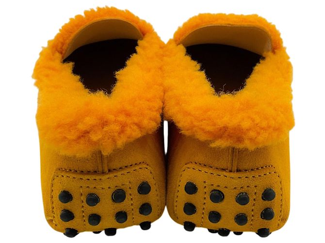 Mocassini da guida Tod's in shearling arancione - vista 5