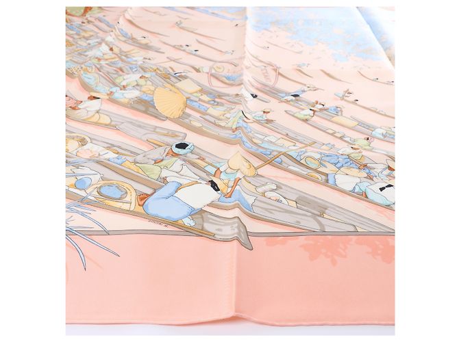 Hermès Carré 90 "MARCHE FLOTTANT DU LAC INLE" Pañuelo de seda en Rosa - vista 8