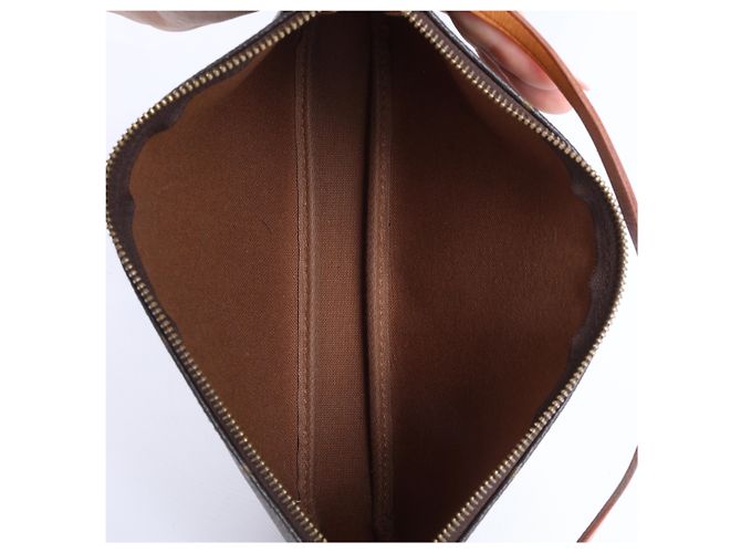 Louis Vuitton Monogram Canvas Pochette Accessoire Handbag M51980 Marrone - vista 10