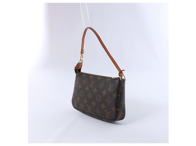 Louis Vuitton Monogram Canvas Pochette Accessoire Handbag M51980 Marrone - vista 2