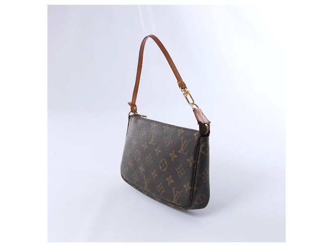 Louis Vuitton Monogram Canvas Pochette Accessoire Handbag M51980 Marrone - vista 3