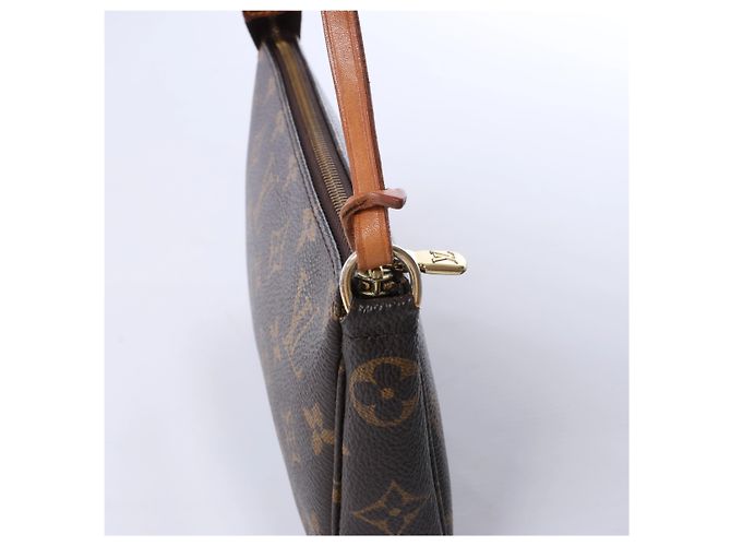 Louis Vuitton Monogram Canvas Pochette Accessoire Handbag M51980 Marrone - vista 5