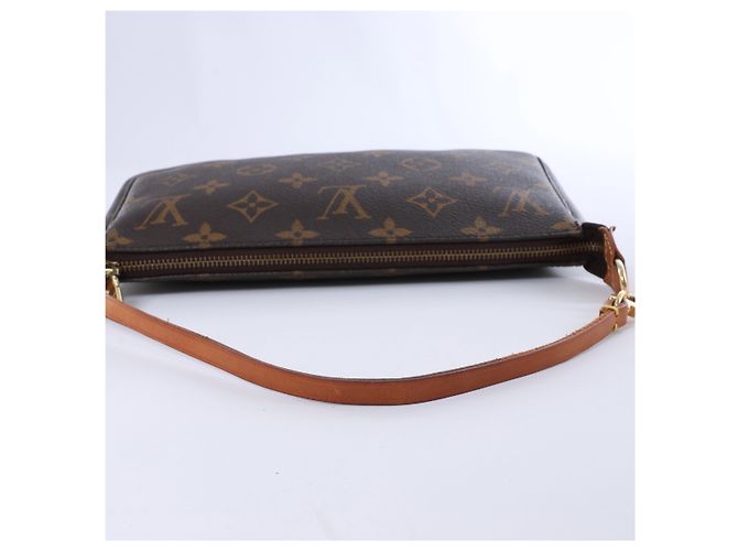 Louis Vuitton Monogram Canvas Pochette Accessoire Handbag M51980 Marrone - vista 6