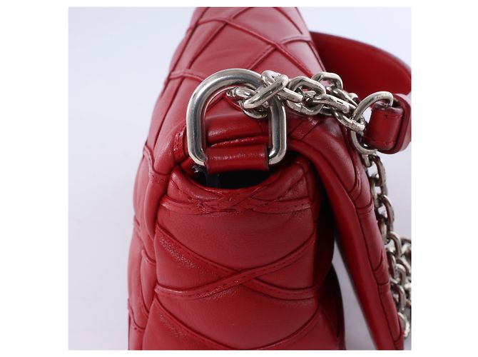 Twist Louis Vuitton Malletage GO 14 Shoulder Bag in Red - view 4