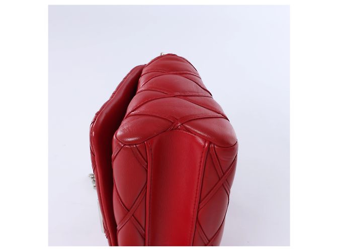 Twist Louis Vuitton Malletage GO 14 Shoulder Bag in Red - view 8