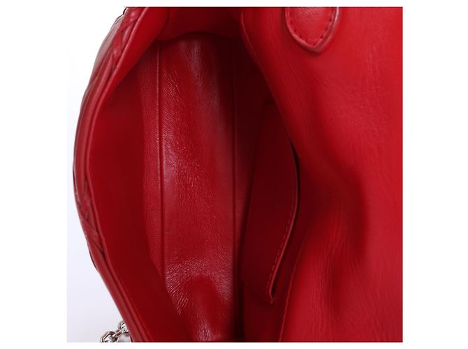Twist Louis Vuitton Malletage GO 14 Shoulder Bag in Red - view 9