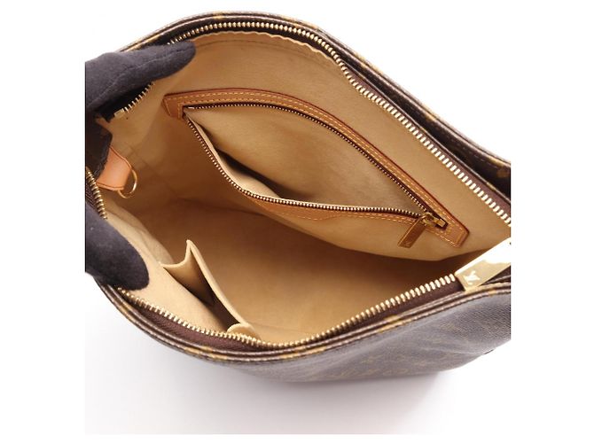 Sac à épaule Louis Vuitton Looping GM Monogram Marron Monogramme - vue 3