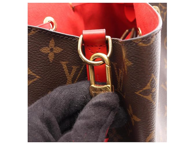 Néonoé Borsa a tracolla Louis Vuitton NeoNoe Monogram Coquelicot Marrone Rosso Monogramma - vista 13