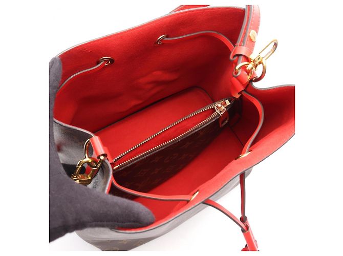 Néonoé Borsa a tracolla Louis Vuitton NeoNoe Monogram Coquelicot Marrone Rosso Monogramma - vista 3