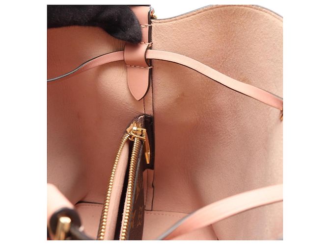 Néonoé Borsa a tracolla Louis Vuitton NeoNoe Monogram Rose Poudre Marrone Rosa Monogramma - vista 9