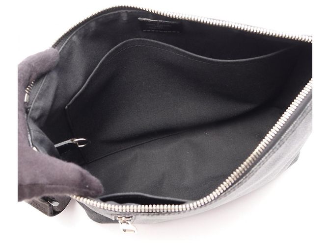 Borsa a tracolla Louis Vuitton Mick PM Damier Graphite Nero - vista 3