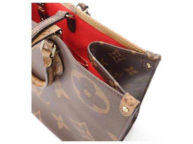 Borsa Tote 2-Way Louis Vuitton OnTheGo GM Marrone Beige - vista 9