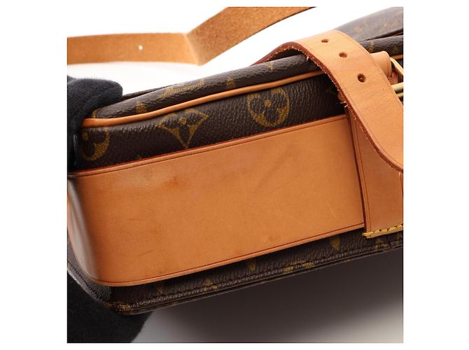 Borsa a tracolla Louis Vuitton Cartouchiere GM Marrone - vista 10