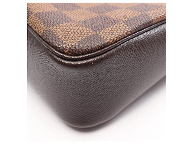 Louis Vuitton Trouse Makeup Damier Ebene Handbag Marrone - vista 7