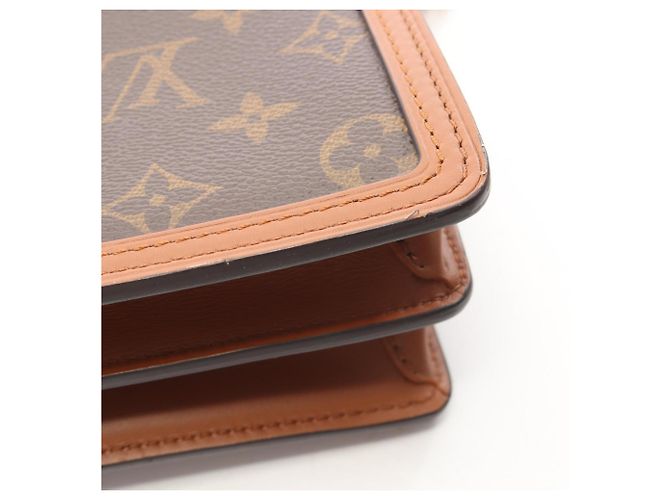 Borsa a tracolla Louis Vuitton Dauphine Mini Monogram Reverse Marrone Beige - vista 11