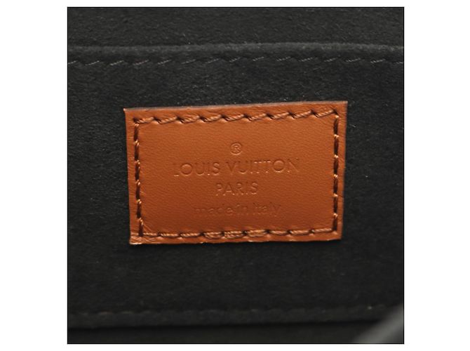 Borsa a tracolla Louis Vuitton Dauphine Mini Monogram Reverse Marrone Beige - vista 4