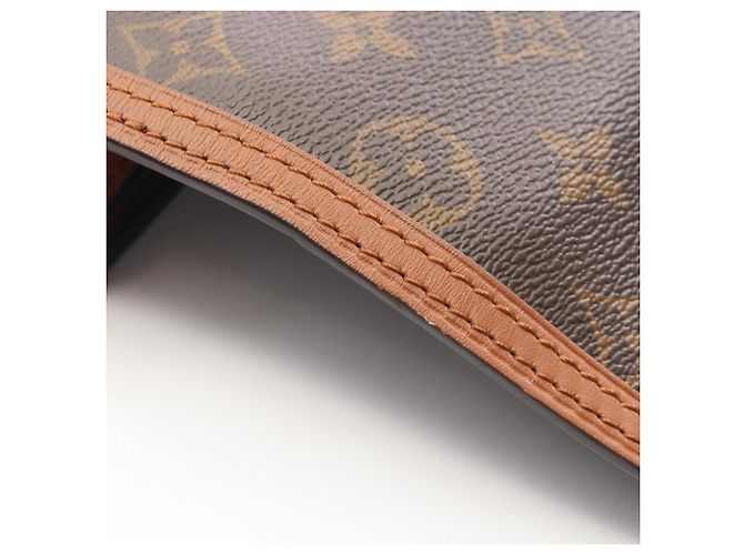 Borsa a tracolla Louis Vuitton Dauphine Mini Monogram Reverse Marrone Beige - vista 8
