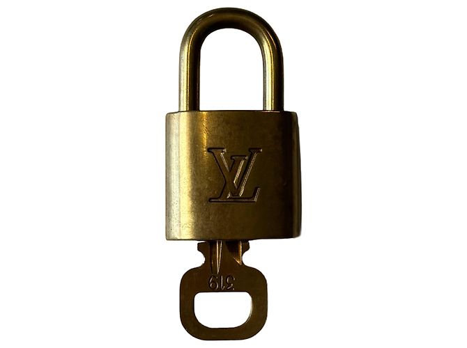Louis Vuitton Padlock and Key Logo Metal medium D'oro - vista 2