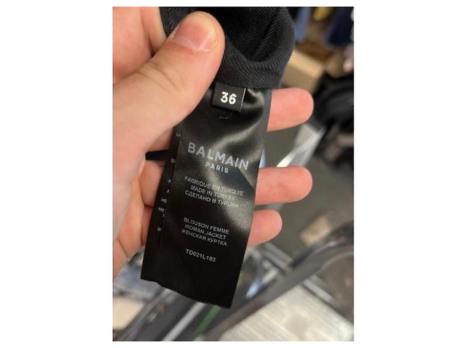 Giacca iconica Balmain in pelle di agnello nera con bottoni dorati FR 36 usata - vista 9