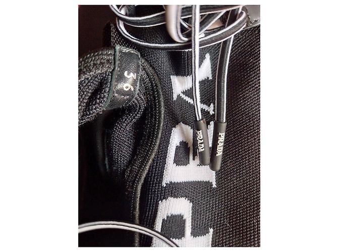 Sneakers Prada in mesh nero con logo bianco - vista 13