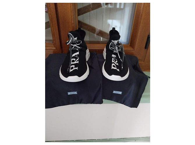 Sneakers Prada in mesh nero con logo bianco - vista 4