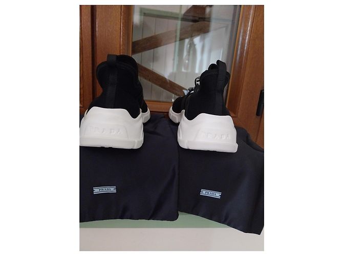 Sneakers Prada in mesh nero con logo bianco - vista 5