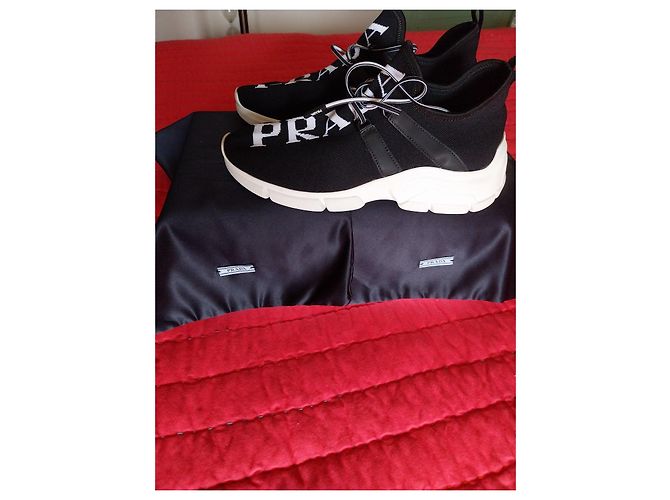 Sneakers Prada in mesh nero con logo bianco - vista 8