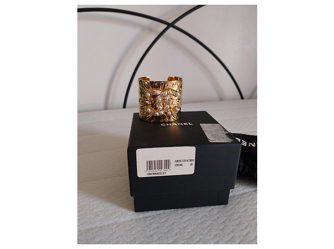 Bracelete cuff Chanel CC pérolas e strass dourados - vista 6